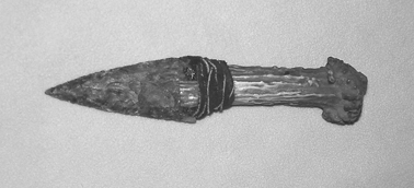 A flint knife made by Greg Phillips. From the collection of Laura Brayman. Photo by Charlotte Proctor.